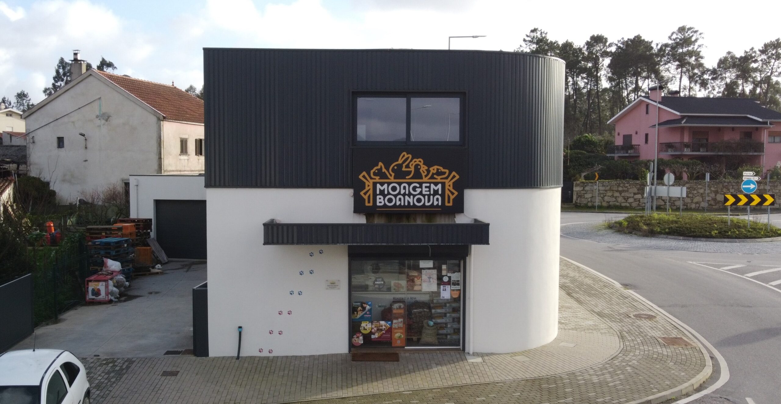 Edifício da Moagem Boa Nova em Mazarefes
